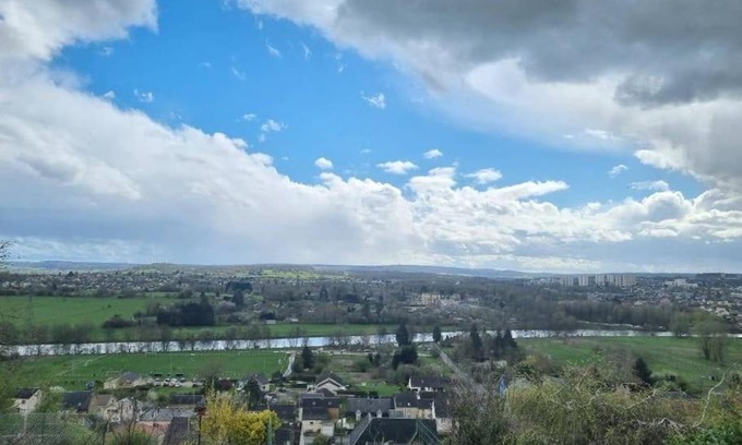 Charleville-Mezieres Casa | Le Haut du Theux - Gîte de vacances