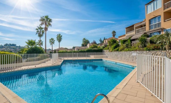 Vence Apartamento | Le Jardin de Matisse by Interhome