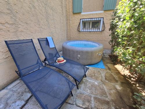 Raphele-les-Arles Apartamento | Le jardinet d'Emma - Appart RDC avec jacuzzi, parking, au calme