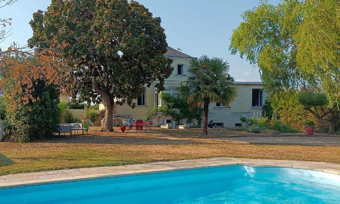 Bagneux Cama Y Desayuno | Le Magnolia, chambre d'hôte au calme