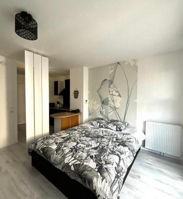 Trappes Apartamento | Le Malia - Idéal PRO et COUPLE - Hyper centre - Proche VERSAILLES