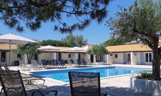 Saintes-Maries-de-la-Mer Hotel | Le Mas de Calabrun