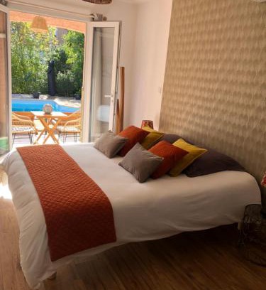 Carcassonne Casa | Le Mas Victoria - Chambres d'hôtes avec table d'hôtes-Parking privé ferme