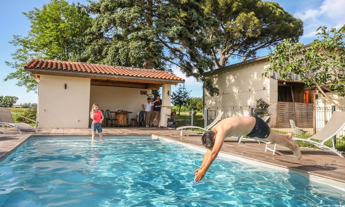 Gaillac Casa | excelente edificio reformado con piscina, clasificado 4 *