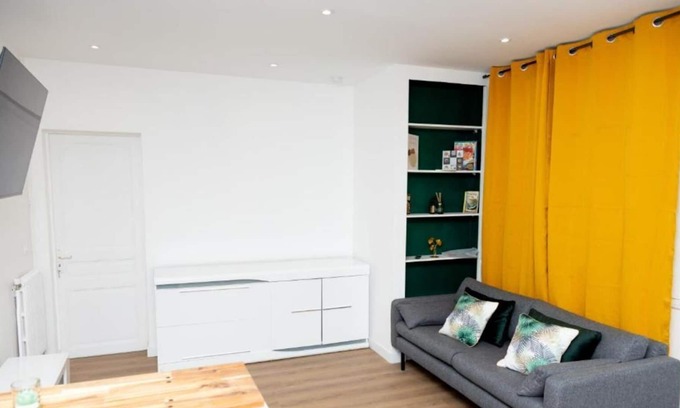 Deuil-la-Barre Apartamento | Le Mermoz1: Apartment 15min of Paris