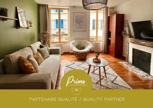 Nevers Apartamento | "Le Noeud vert" Appartement sur le thème de Nevers, 65 m2 en coeur de ville avec parking, accès inclus à salle de sport de 2000m2, Sauna & Hammam, by PRIMO C0NCIERGERIE