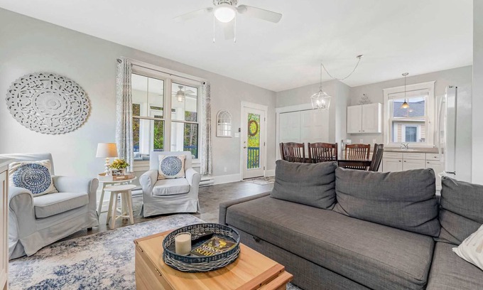 Cherry Valley Casa | Le Papillon - 77 Butternut