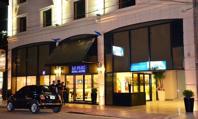Villa María Hotel | Le Parc Hotel & Suites