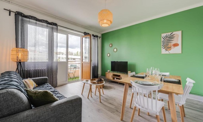 Annecy Apartamento | Le Parmelan - Beautiful T2 with balcony for up to 4 people