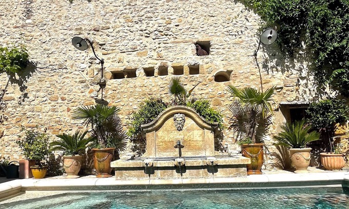 Collias Casa | Le patio de Collias