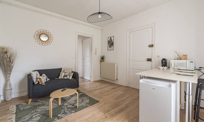 Courlancy Apartamento | Pentagone 2-Apartamento-Baño Privado-Apartamento