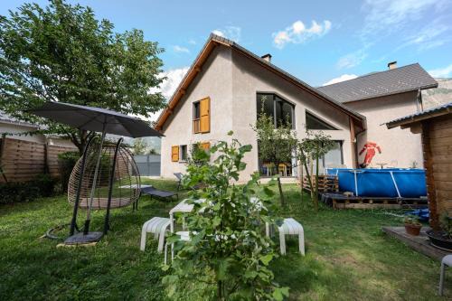 Le Bourg-d'Oisans Chalet De Esquí | Le Perce-Neige - Jacuzzi - Jardin - Gîtes - ALPES HUEZ