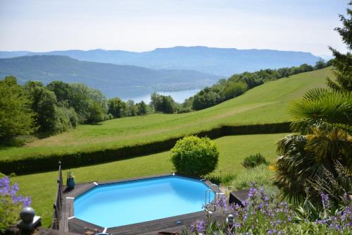 Ontex Casa | Le petit belvédère chalet avec piscine & vue lac