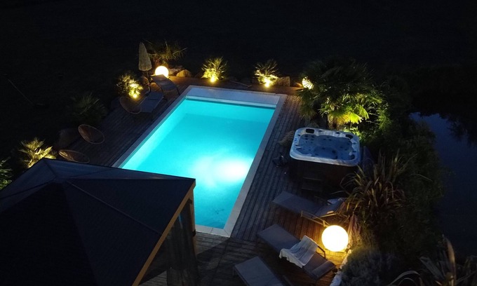 Boissy-Saint-Leger Villa | LE PETIT LAC house on 3 ha, swimming pool, jacuzzi, 2 ponds.12 people.