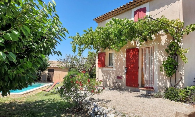 Saint-Saturnin-les-Apt Casa | Le Petit Mas, Charming Provencal house with private pool, sleeps 2.