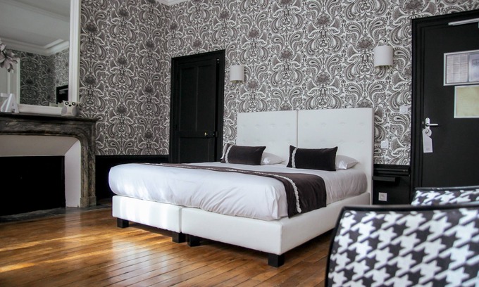 Laval Hotel | Le Petit Perier