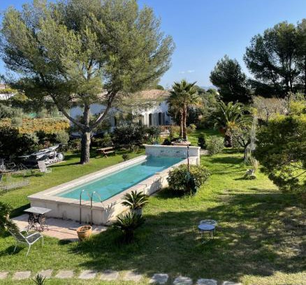 Sanary-sur-Mer Casa | Le poisson qui recule - Maison et piscine dans parc arboré proche mer