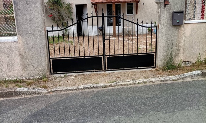 Vallieres-les-Grandes Casa | LE Pressoir Gite Insolite 4/5 Pers