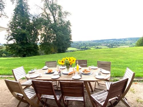 Livarot Casa | Le Pressoir du Château de Neuville, Piscine & jeux - Famille & Amis