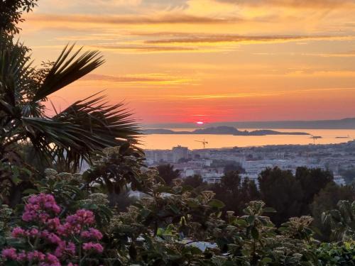 Le Redon Casa | Le relais perché - vue mer et ville