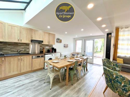 Saint-Omer Apartamento | Le Repaire des 12- Hypercentre, jardin, idéale groupes, 5 chambres 5 salles de bain