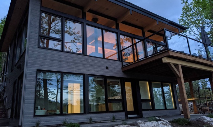 Wakefield Cabaña | Le Riverain. Riverfront Modern Cottage.