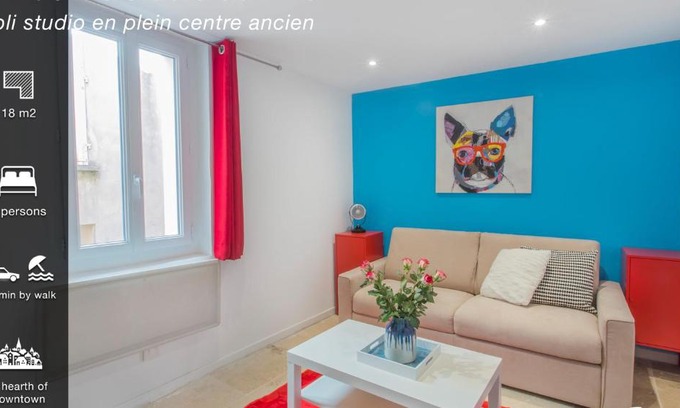 Hyeres City Centre Apartamento | Le Saint Louis Blue Bulldog