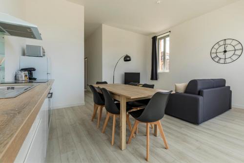 Castelsarrasin Apartamento | LE SICRE - T3 confort, centre Castelsarrasin, parking