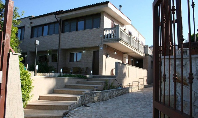 Cellamare Cama Y Desayuno | Le Sirene Bed and Breakfast