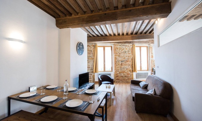 Gorge de Loup Apartamento | Le St Pierre - Typical 2 bedrooms close to Saône