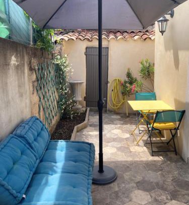 Cadereau Apartamento | Le studio D'auguste- Cœur de Nîmes-chaleureux-emplacement idéal