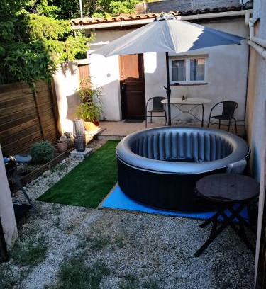 Saint-Mitre-les-Remparts Apartamento | LE STUDIO REMCAM