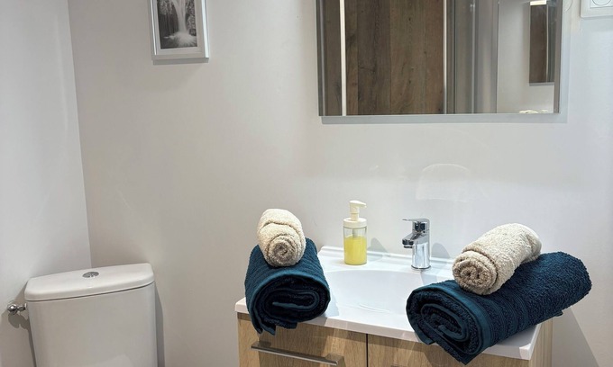 Aubusson Apartamento | Le studio LOUANA: ideal short stay/co-working/Day use/love rooms