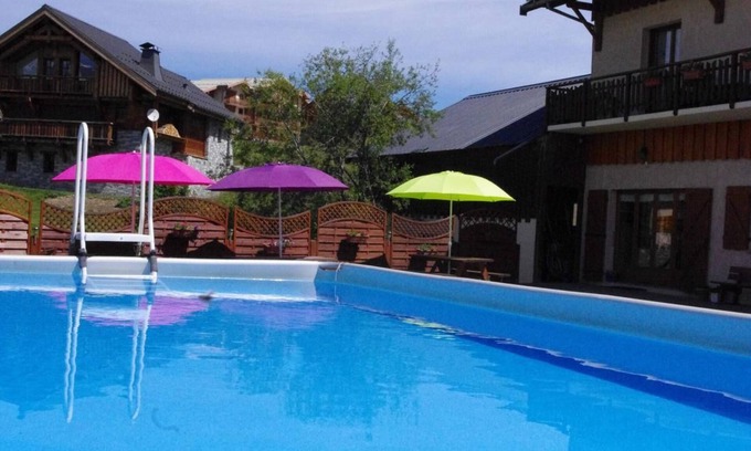 Albiez-Montrond Casa | LE TALAPET - POPPY