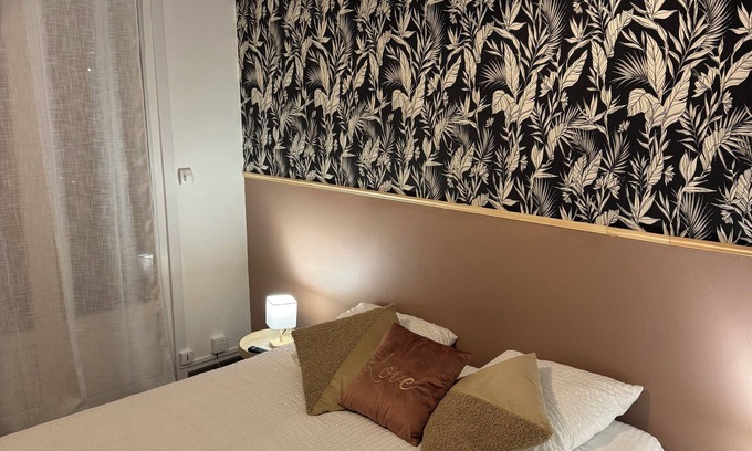 Morlaix Apartamento | Le tiamo, studio in Morlaix with view of the port and viaduct