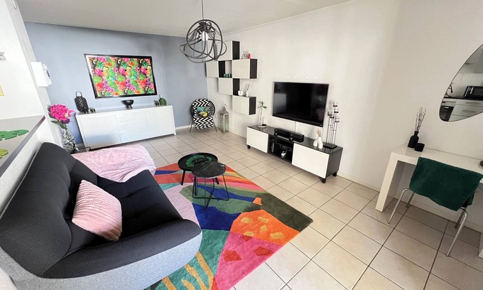 Cugnaux Apartamento | Le Tropik joli 2 bedrooms