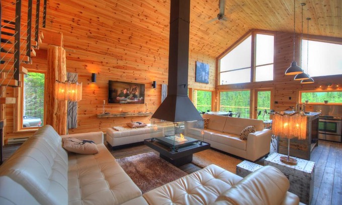 La Malbaie Chalet De Esquí | Le Val d'Isère - Les Chalets Spa Canada