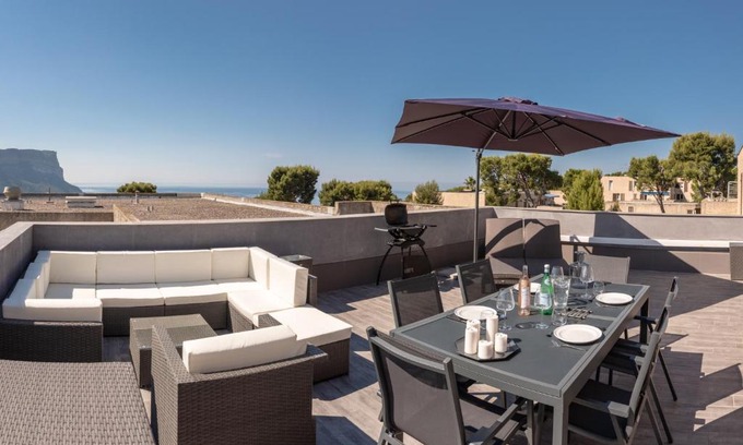 Cassis Apartamento | Le Vallat vue mer cassis terrasse privative spa jacuzzi barbecue calanques