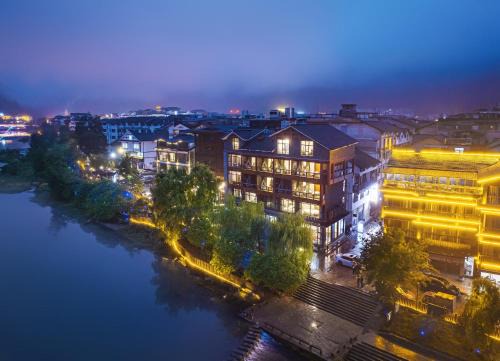 Wulingyuan Casa | LeadingMen Riverview Hotel