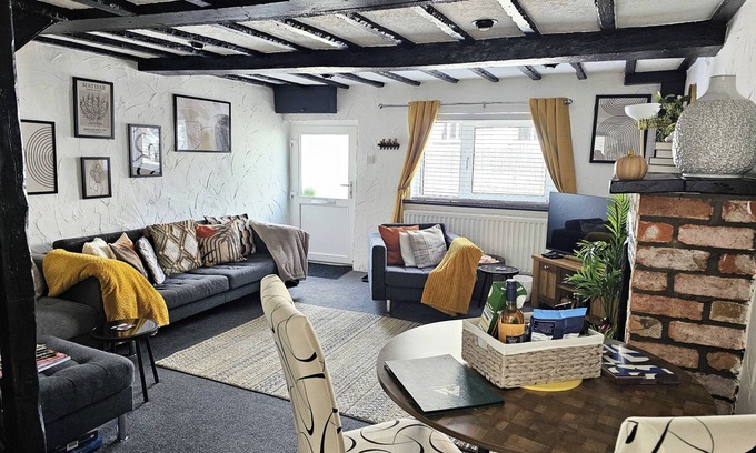 Stainburn Cabaña | Leaf Tree cottage, close to Coast, Lakes and Fells