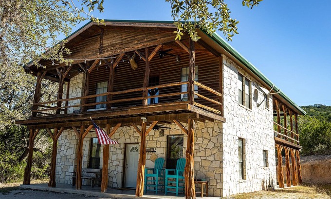 Leakey Casa | Leakey River Rental, relax in the peaceful hill country or cool off in the river