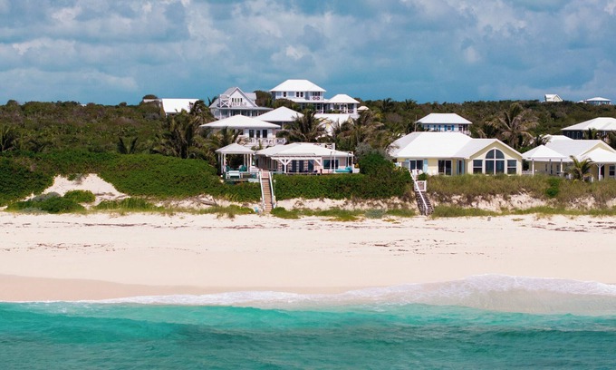Hope Town Villa | Leapin' Lizards - Enjoy the enchanting ocean-side estate of Leapin' Lizards!