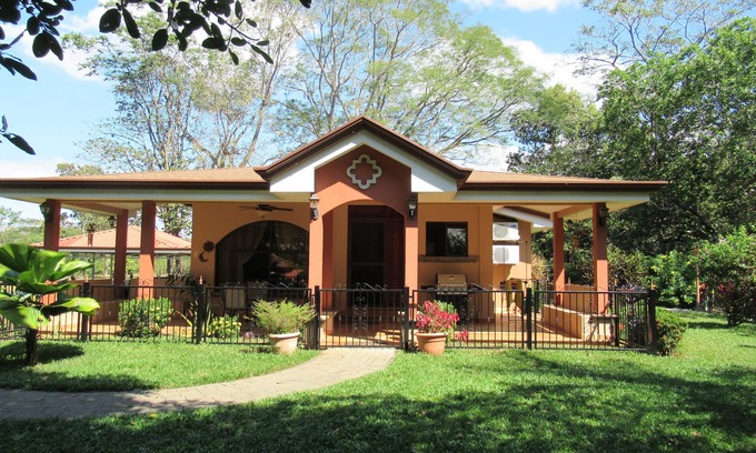 San Mateo Casa | Deje atrás el frío, invierno en el paraíso tranquilo y seguro de Costa Rica