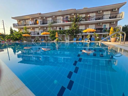 Agrilia Apartamento | Lecini Studios with Pool, by ZanteWize