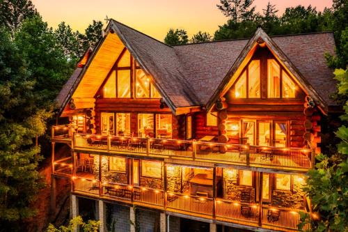 Pittman Center Chalet De Esquí | LeConte View - Lodge -Theater- September Deals-Views-GameRm-FirePit-HotTub
