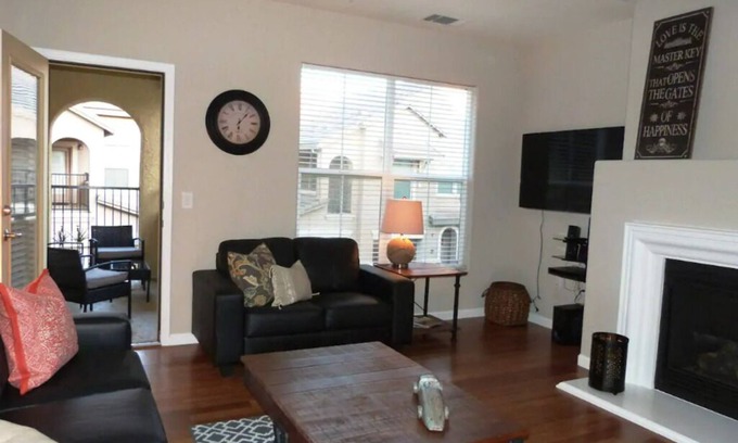 North Natomas Casa | LeDawn-Next To Airport Downtown Arena Pool SpaGym