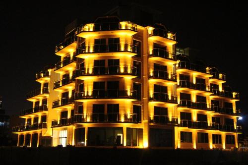 New Boulevard Hotel | Legacy Hotel