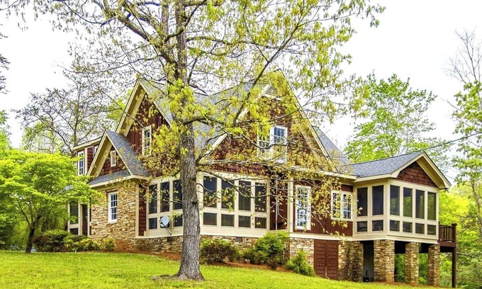 Mentone Casa | Legacy on the Lake w/hot tub, fire pit, 180 views