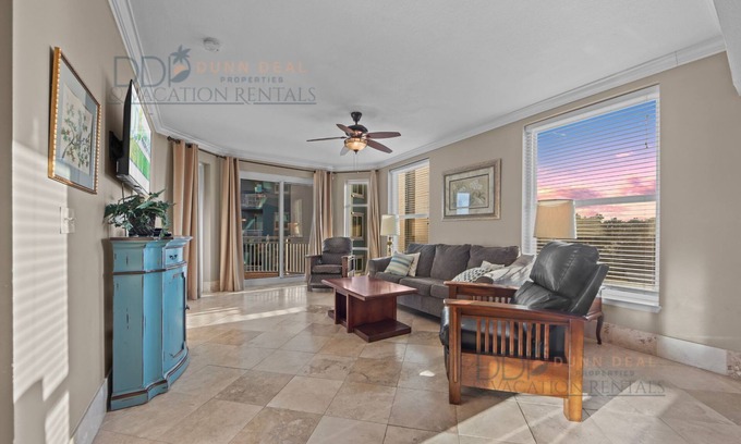Gulfport Condominio | Legacy Tower One 1005 Overlooks the beautiful Gulf from the 4th floor!