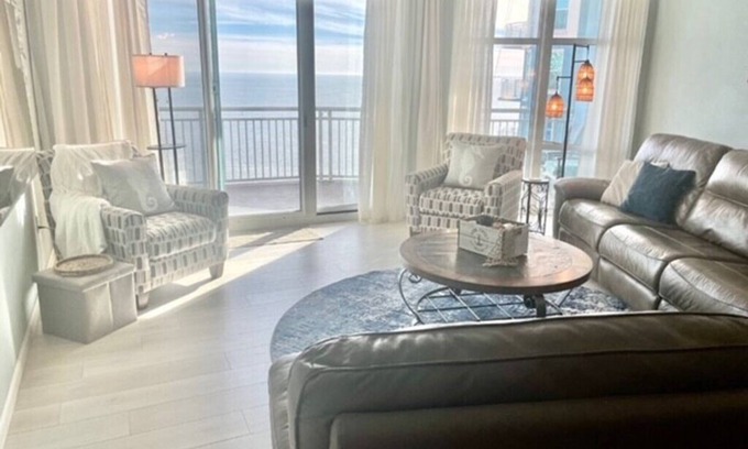 Gulfport Condominio | Legacy Towers Beachfront Luxury Condo w/Security/Amenities/Parking/Views